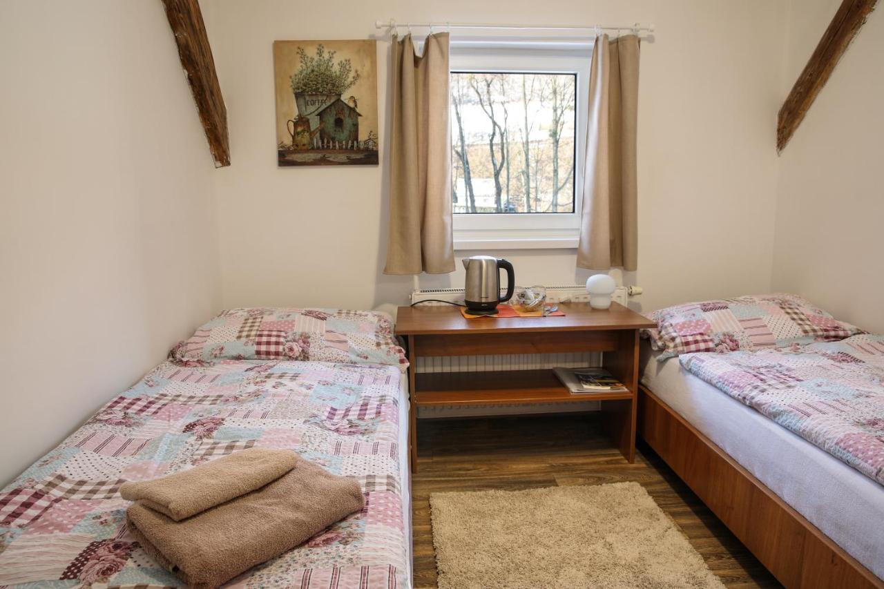 Penzion Tyra Trinec Bagian luar foto