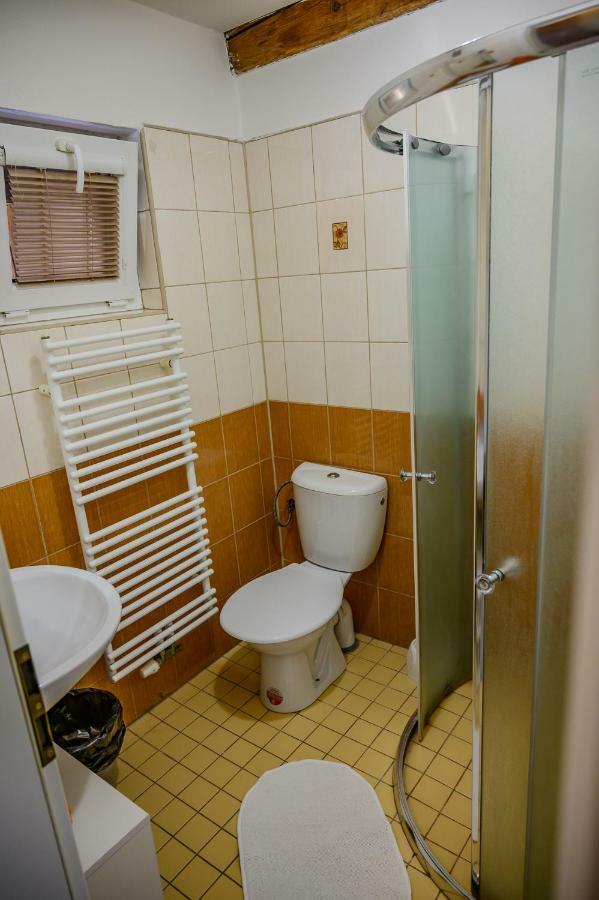 Penzion Tyra Trinec Bagian luar foto