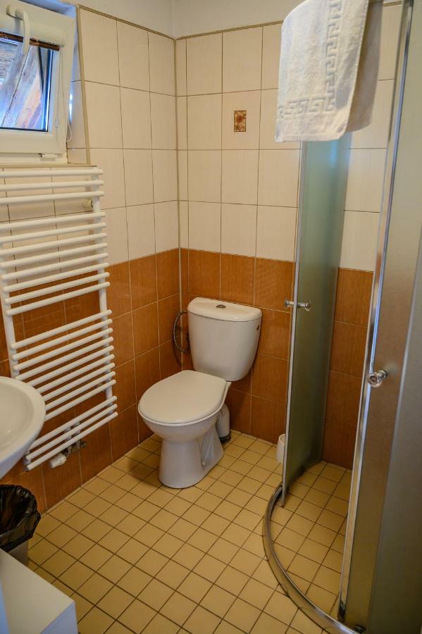 Penzion Tyra Trinec Bagian luar foto